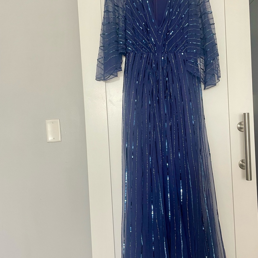 Mac Duggal Navy grown size 10